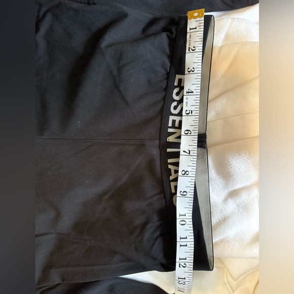 Essentials leggings, size small - Picture 4 of 8